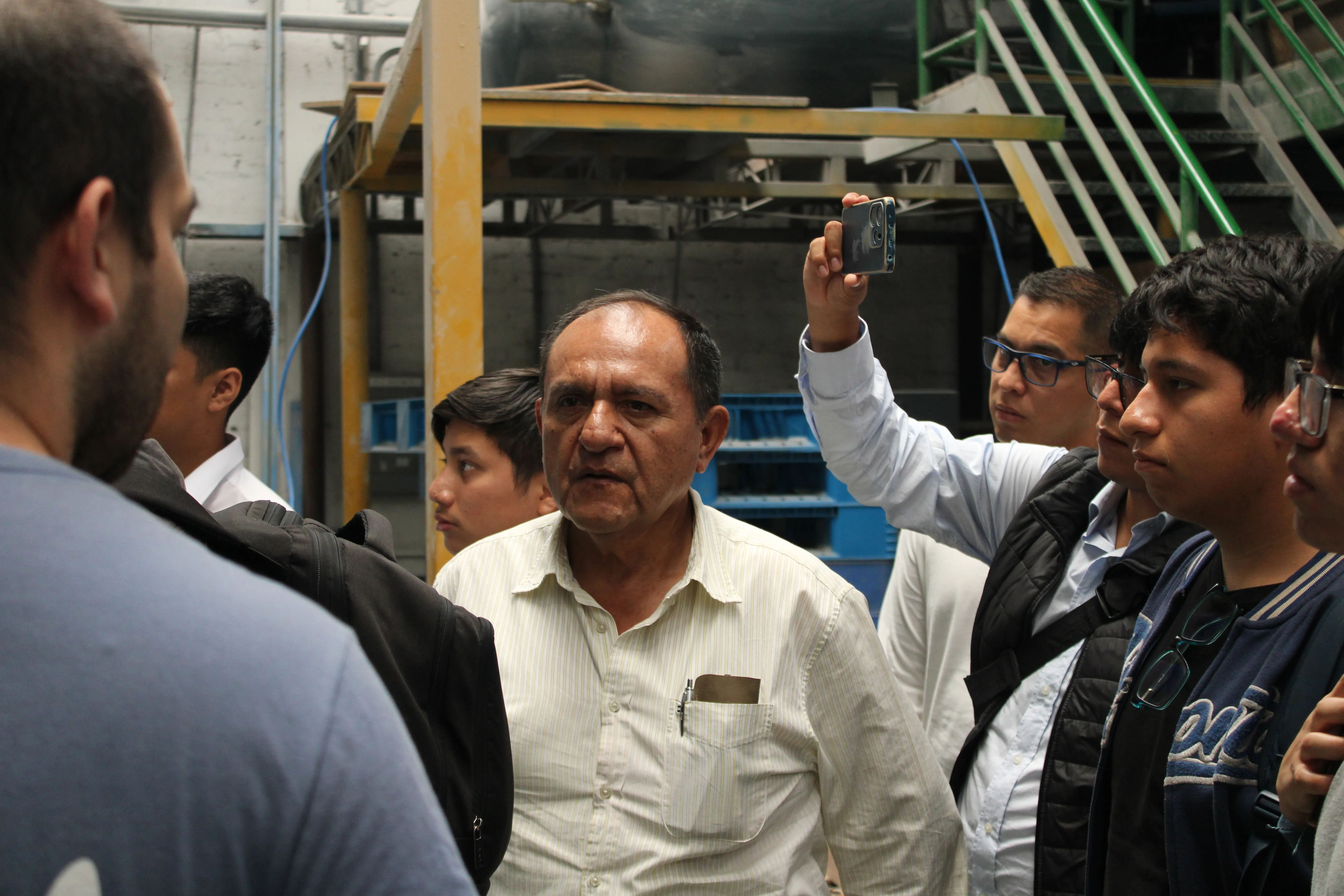 Estudiantes de la UNI participan en capacitación técnica sobre luminarias LED en Portalamparas S.A.C. - Imagen 9
